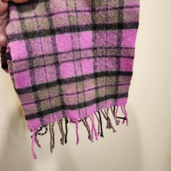Johnstons Lambswool pink and black Plaid scarf - Picture 3 of 5